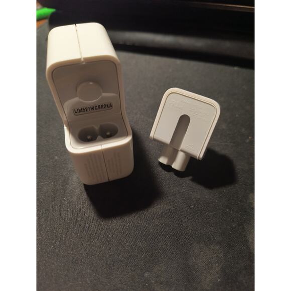 Apple Firewire Power Adapter model A1070 3rd Gen iPod - Picture 7 of 7